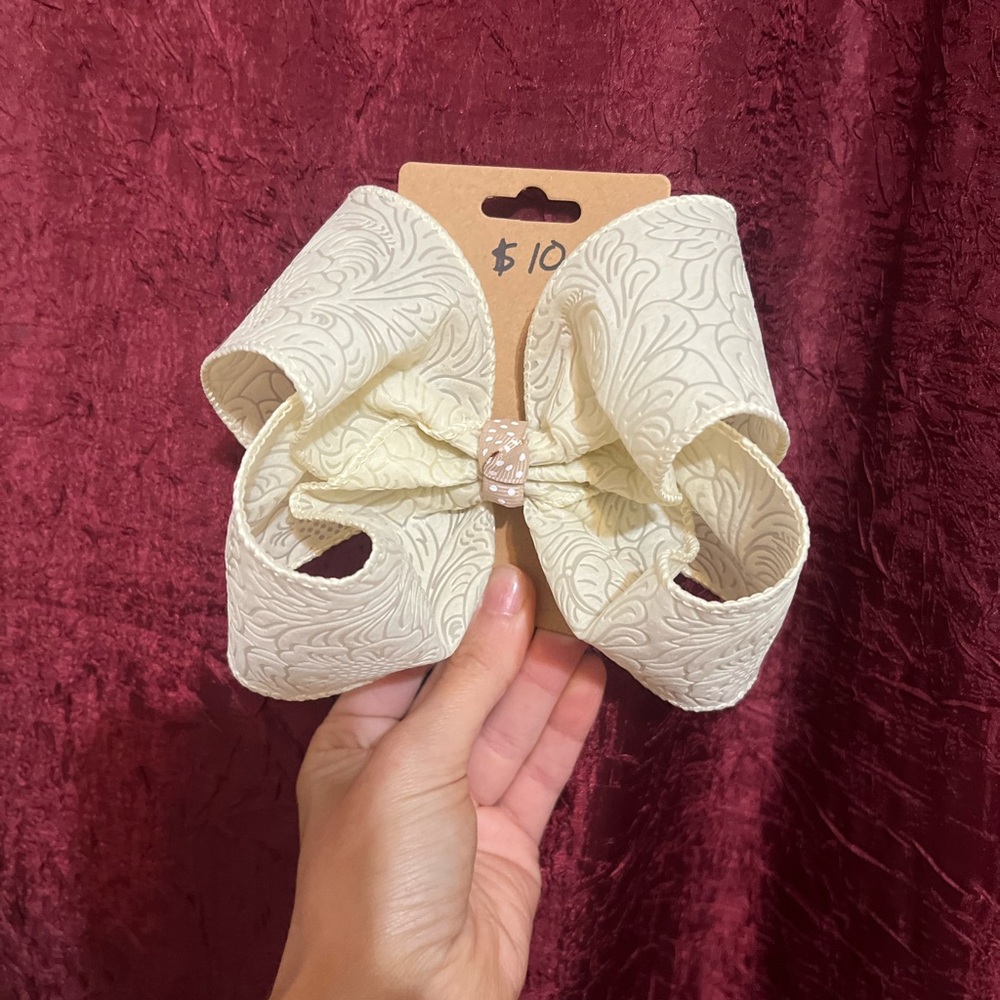 Elegant Cream Hair Bow